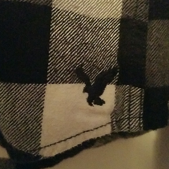 American Eagle - Thicker Flannel Checkered Shirt - Picture 5 of 8